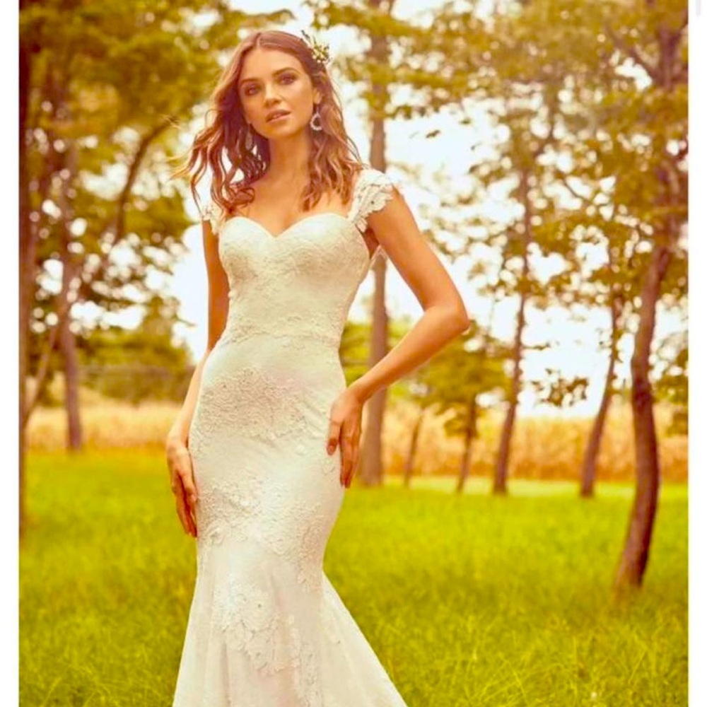 White wedding dress. New no tags
